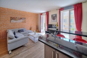 House - 3 pi ces Avec Balcon vue sur le Vieux Port A2b022 (Cannes)