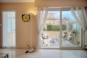 Apartment - 3 Pieces EN Duplex Terrasse Centre Ville A2b103 (Cannes)