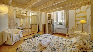 Ảnh chưa phân loại, 3 trong số 28 ảnh, nút