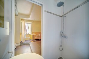 House - Studio Moderne Centre Cannes A0b065 (Cannes)