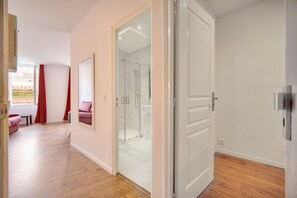 House - Charmant 2 Pieces Centre DE Cannes A1b209 (Cannes)