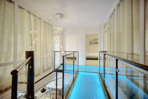 House - Elegant Duplex 5 Chambres Plages DU Midi A5b003 (Cannes)