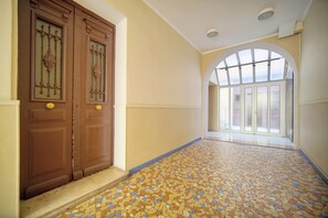 Exterior - 2 Pieces Avec Balcon Hypercentre A1b162 (Cannes)
