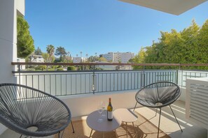 House - Studio Lumineux Refait 2025 A Neuf A0b206 (Cannes)