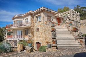 Apartment | 3 bedrooms - 4 Pieces Somptueux VUE MER ET Parking A3b132 (Cannes)