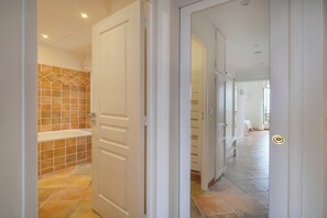 House - Joli 2 Pieces VUE MER A1b271 (Cannes)
