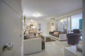 House - Moderne 2 Pi ces Avec Terrasse A1b263 (Cannes)