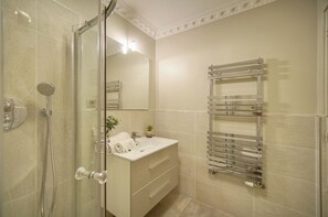 Apartment | 2 bedrooms - Ref 670723 in Cannes (Cannes)