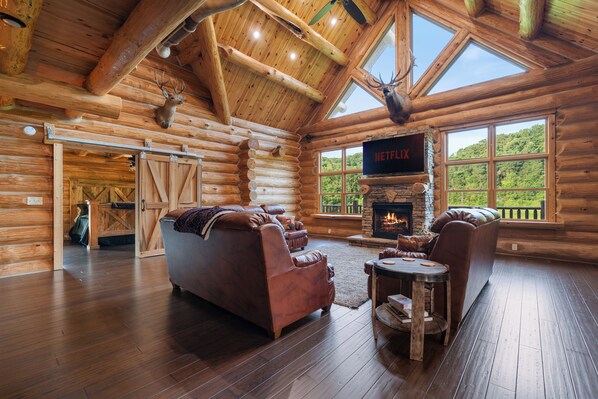Interior - Beautiful Log Cabin-Easy Access-Heated Pool-HotTub-GameRoom-Theatre-Pet Friendly (Sevierville)