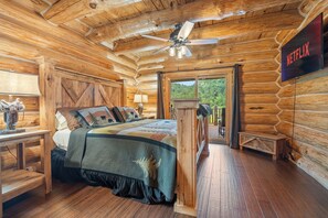 5 bedrooms, iron/ironing board, travel cot, free WiFi - Beautiful Log Cabin-Easy Access-Heated Pool-HotTub-GameRoom-Theatre-Pet Friendly (Sevierville)