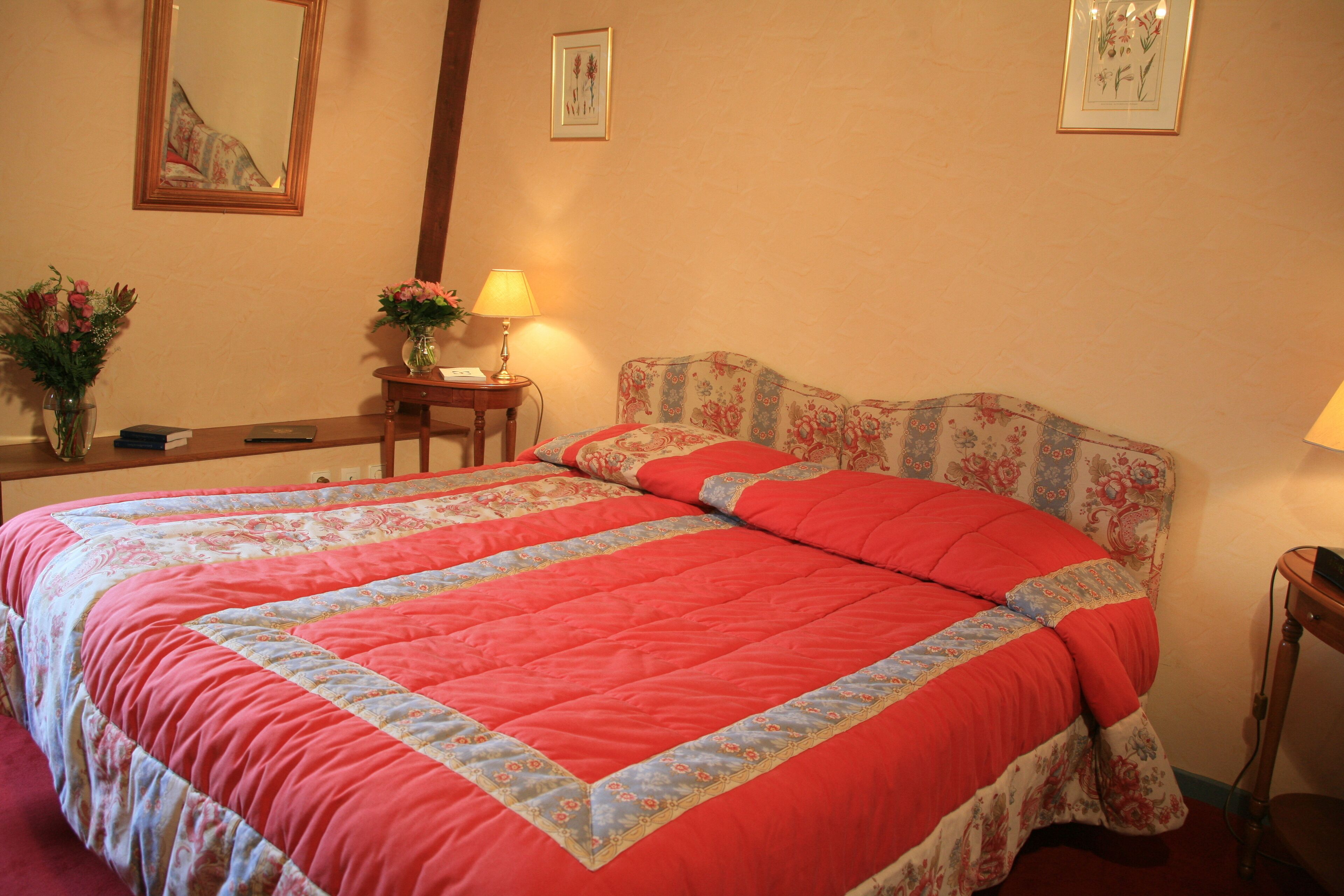 Classic-Doppel- oder -Zweibettzimmer