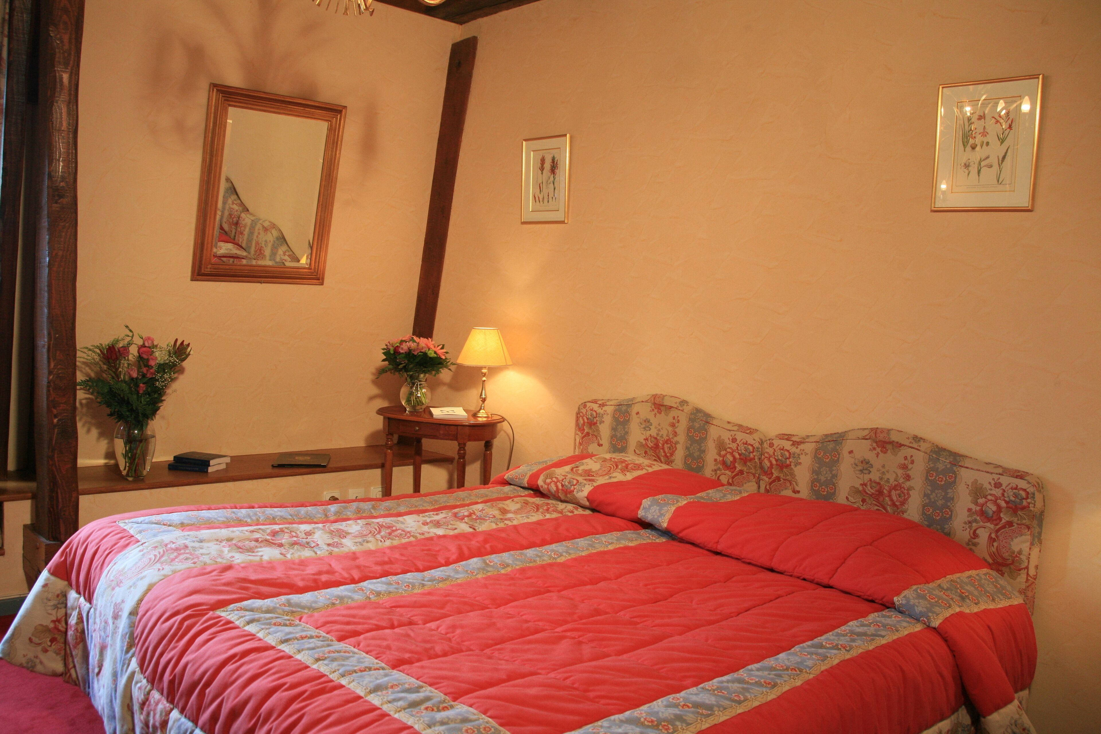 Classic-Doppel- oder -Zweibettzimmer