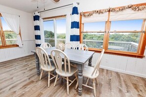 Dining - Outdoor Oasis - Rare smaller home, perfect for 1-2 families - 5 min to beach (Corolla)