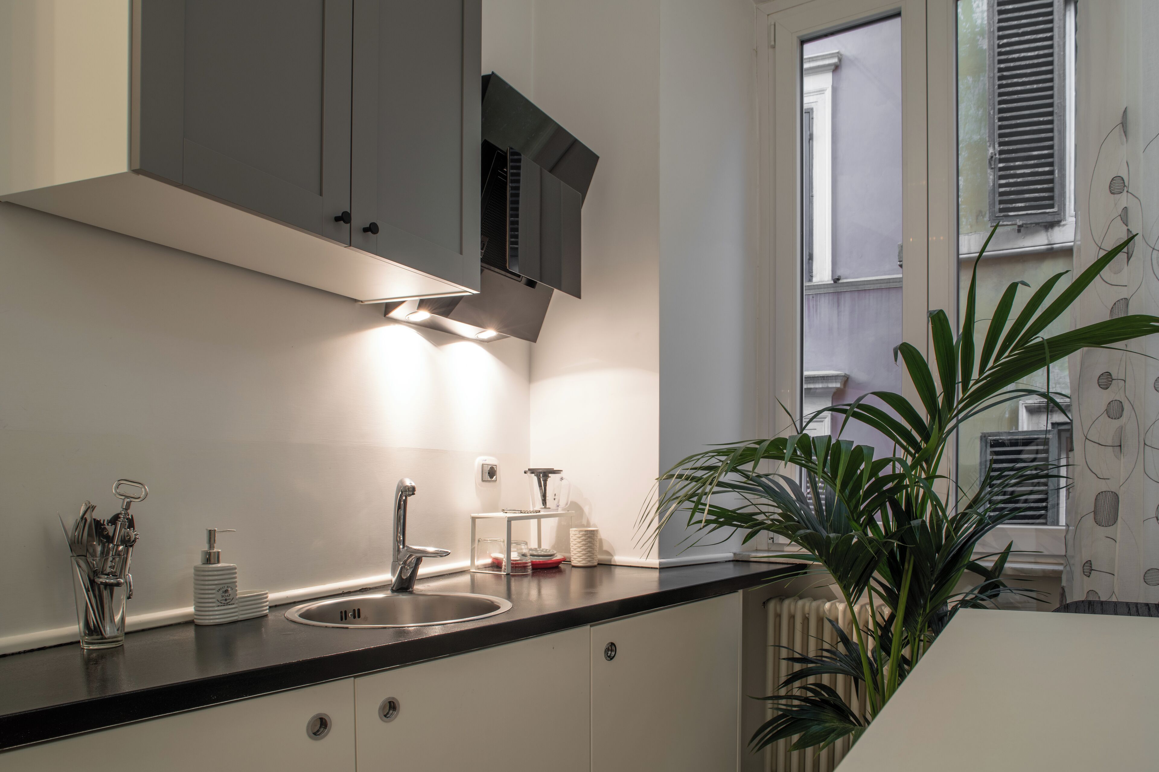 Double Room, 1 Queen Bed, Non Smoking, Private Bathroom | Private kitchen