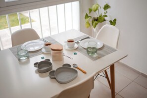 Dining - Dept. Family ideal for couples with Pet-friendly cradle, IUPA General Roca area. (General Roca)