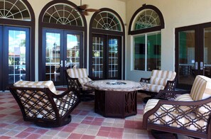 Outdoor dining - DLuxx Luxury Themed Home / Pool / Near Disney 438 (Kissimmee)