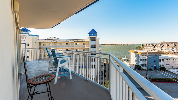 Unclassified image, 1 of 62, button - Great Downtown Location (Ocean City)