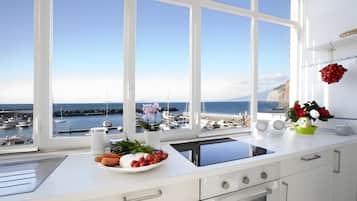 Kühlschrank, Ofen, Herdplatte, Geschirrspüler