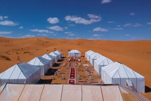 Property grounds - Merzouga  Aicha Luxury Camp (Merzouga)