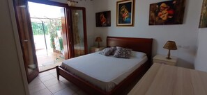 2 bedrooms, iron/ironing board, WiFi, bed sheets - Holiday Home 'Fiorita' with Wi-Fi and Air Conditioning (Budoni)
