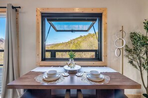 Interior - Romantic Smokies Retreat! Theatre•Style•Mtn Views (Pigeon Forge)