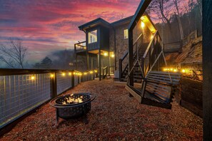 Unclassified image, 4 of 55, button - Romantic Smokies Retreat! Theatre•Style•Mtn Views (Pigeon Forge)