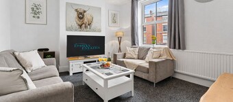 3 Bedroom House in Warrington Centre Sleeps 6