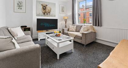 3 Bedroom House in Warrington Centre Sleeps 6