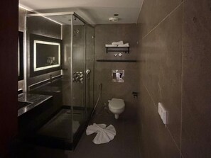 Luokittelematon kuva, 4 kautta 5, painike