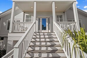 Exterior detail - 360 Views, Rooftop Deck, Across from Beach Access - 413 Tarpon Blvd (Fripp Island)