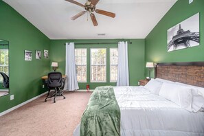 3 bedrooms, desk, iron/ironing board, WiFi