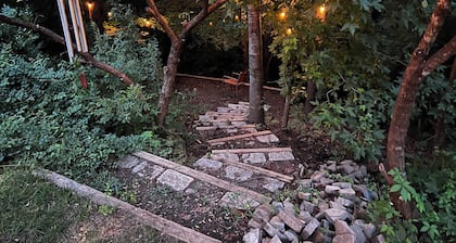 Modern 3-BR Townhome w Private Backyard Near RTP