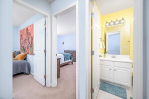 3 bedrooms, desk, iron/ironing board, WiFi - Modern Townhome w/ Private Patio Near RTP (Morrisville)