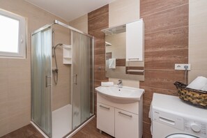 Shower - Privlaka Beach Apartment for 4 (Privlaka)