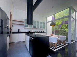 Fridge, microwave, oven, stovetop - Luxury PH Rooftop Parrilla in Palermo Hollywood (Buenos Aires)