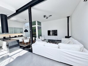 Smart TV, fireplace, books - Luxury PH Rooftop Parrilla in Palermo Hollywood (Buenos Aires)