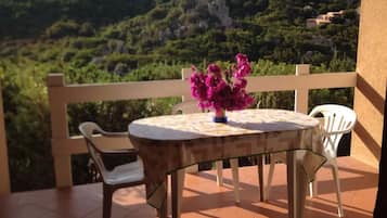 Villa, 2Â Schlafzimmer, Terrasse | Speisen im Freien