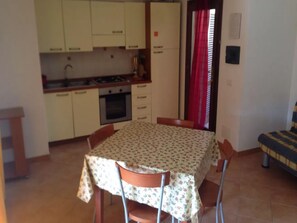 Villa, 2 slaapkamers, patio | Dineren