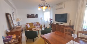 Living area - HAUT DE VILLA RENTAL (Six-Fours-les-Plages)