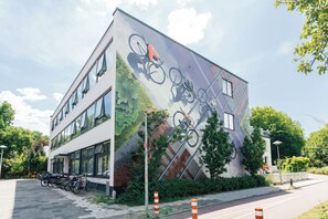 Front of property - Utrecht City Apartments Huizingalaan (Utrecht)