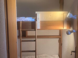 1 bedroom - 2-room apartment for 4, at the slopes, parking included (Combloux)