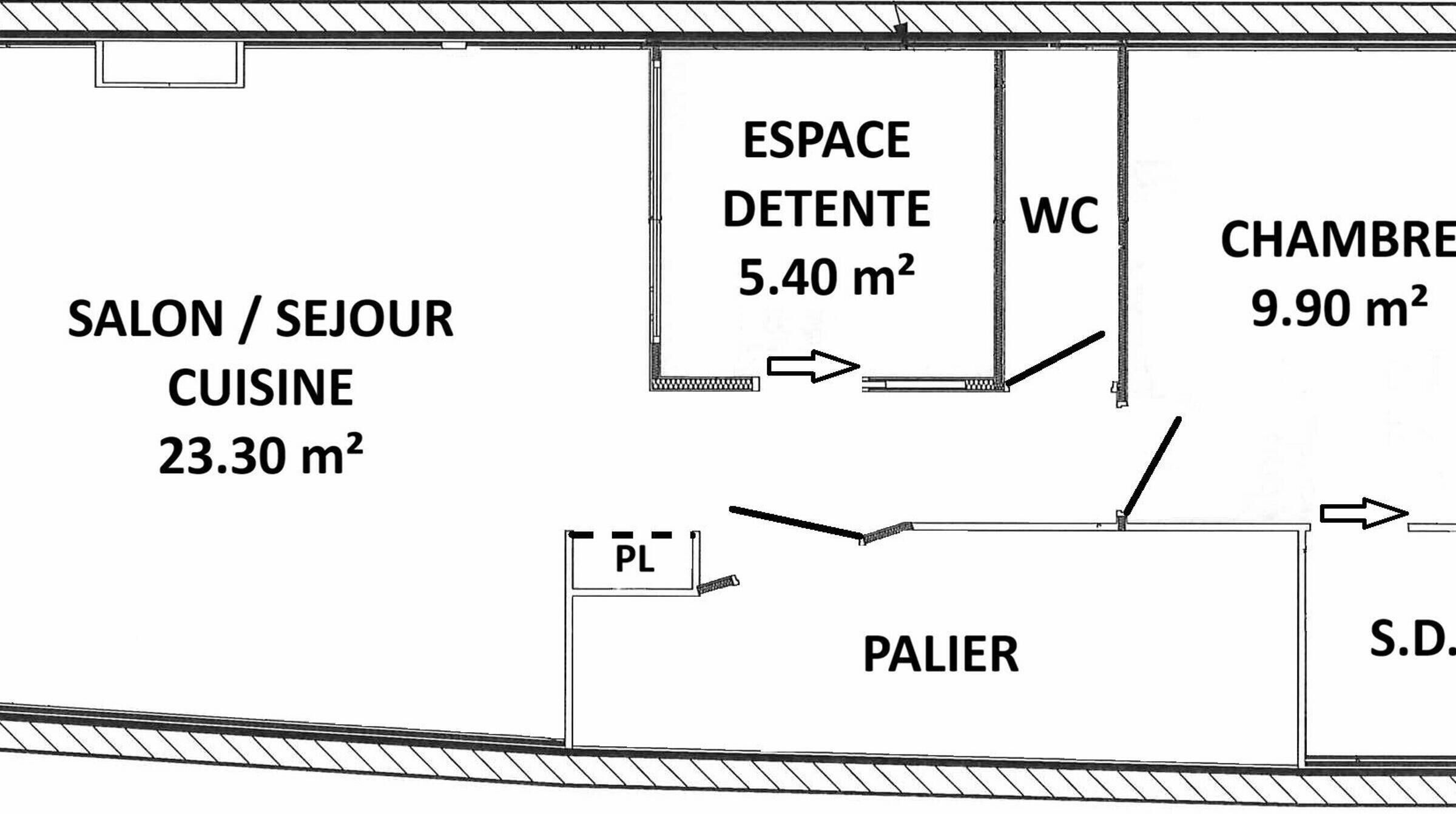 Planta baixa mostrando um salão/área de serviço com 23,30 m², um espaço de retenção de 5,40 m², um WC, um quarto de 9,90 m², uma despensa e um lavabo.