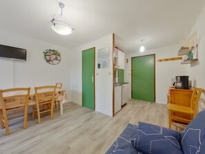 Living area - Apartment in Les Rousses with Terrace (Les Rousses)