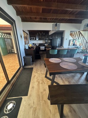 Dining - Casa 1440. (Monteverde)