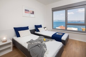 4 bedrooms, iron/ironing board, free WiFi - Charming Villa with heated pool (Posedarje)