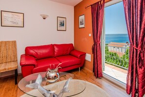 Smart TV y chimenea 