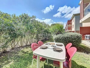 Outdoor dining - Accessible Apartment with Terrace (Argelès-sur-Mer)