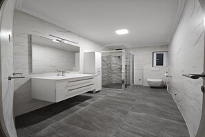 Shower, hair dryer, towels - Beautiful Villa Pauliana (Povljana)