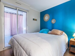 1 bedroom, free WiFi - Exceptional T2 with Patio, Direct Beach Access! (Sète)