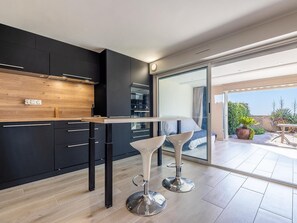Interior - Exceptional T2 with Patio, Direct Beach Access! (Sète)